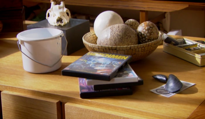 OOH, IS THAT WATCHMEN? I NEVER SAW WATCHMEN. 