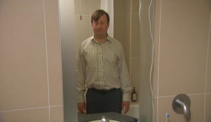 - THE READING LIGHT'S GONE, MARK. - OHH. 