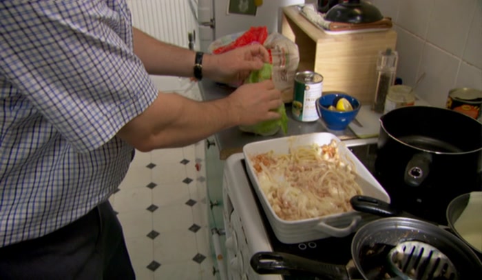 HOW ABOUT SOME LOVELY FILLING LETTUCE?  