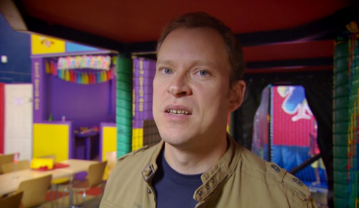OOH, MARK, MATE, SOMETHING WONKY THIS WAY COMES. 