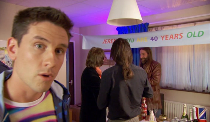 - THAT'S WHAT THE BANNER SAYS. - BUT YOU SAID YOU WERE 38 TURNING 39. 