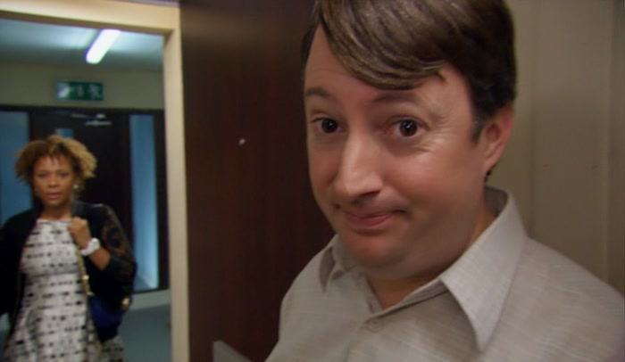 - HI, JEREMY. - OH, HI, MOLLY. 