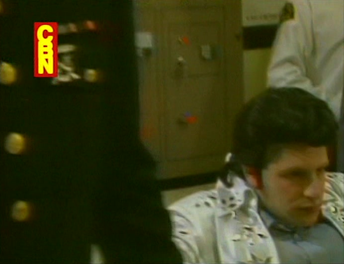 AMERICA WILL WATCH THE PRESLEY STAND-IN EAT HIS SIT-DOWN MEAL WITH A DIFFERENCE. 
