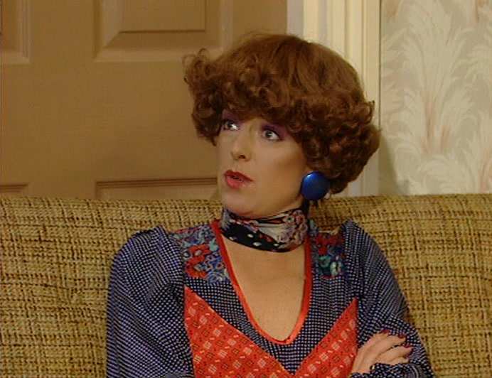 - I CAN'T UNDERSTAND A BLEEDIN' WORD! - HE WANTS A THICK EAR. 