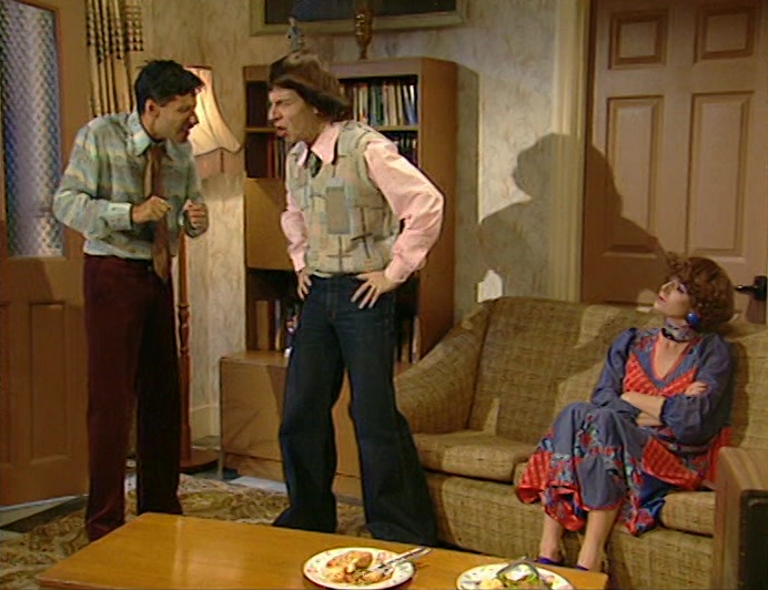 - I CAN'T UNDERSTAND A BLEEDIN' WORD! - HE WANTS A THICK EAR. 