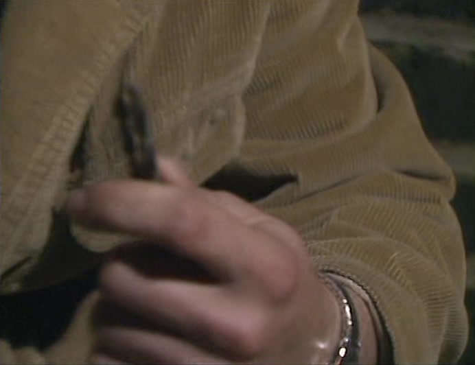 - WAS THAT USED FOR DENTAL TREATMENT? - THERE'S TRACES OF ENAMEL HERE. 