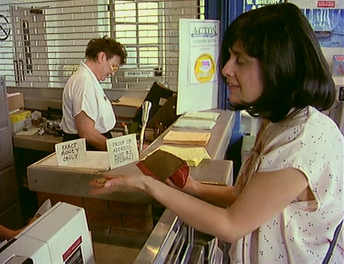 WELL... I HAVEN'T GOT THE EXACT MONEY. IT'S ONLY A POUND. 