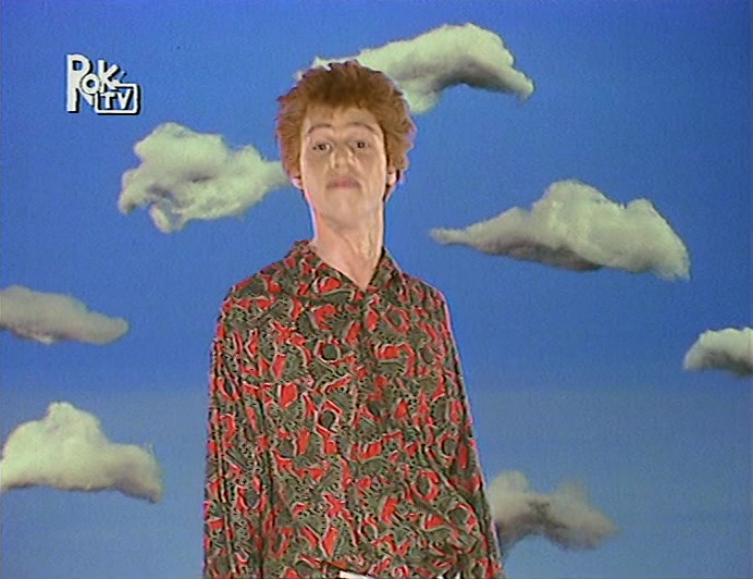 - WHAT-HO! I'M SUKIE BAPSWENT. - MMM! 