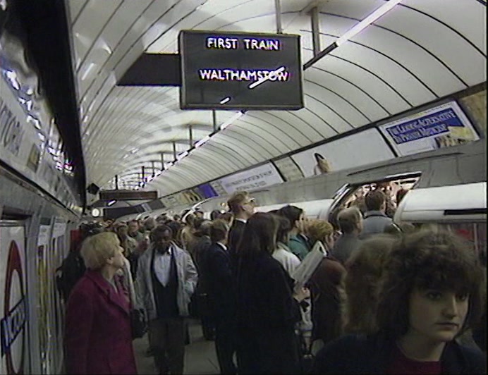 (PA) DUE TO A LARGE PILE OF HORSES AT MARBLE ARCH, ALL SERVICES HAVE BEEN CANCELLED. 