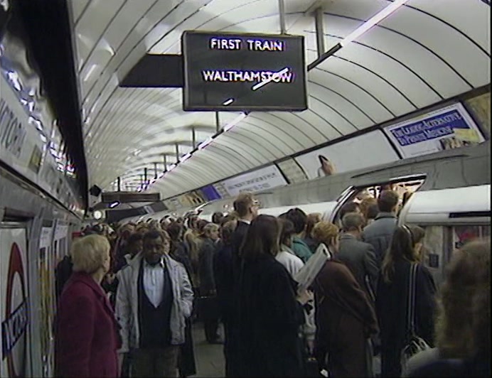 (PA) DUE TO A LARGE PILE OF HORSES AT MARBLE ARCH, ALL SERVICES HAVE BEEN CANCELLED. 