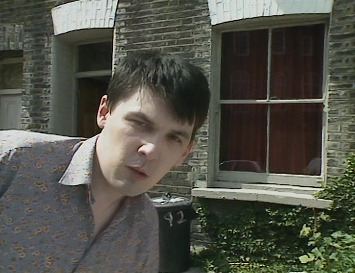 - HELLO, I'M GRAHAM! - I'M CRISPIN! 