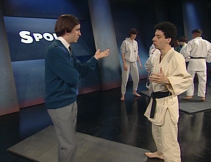 - SNOOKER BALL IN A SOCK? - NO, NO. 