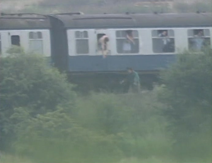 20 MINUTES LATER, HE MANAGED TO GET OFF AND TRIED TO ESCAPE, 