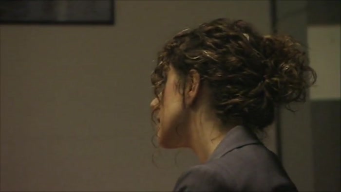 - I KNOW. - THEY GAVE ME FLIP-FLOPS. 