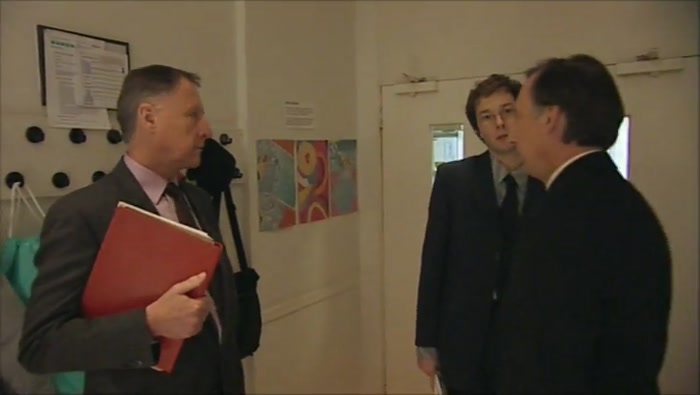 - (OLLY) PEOPLE. REAL PEOPLE. - YOU SEE? DON'T... FAMILIES. 