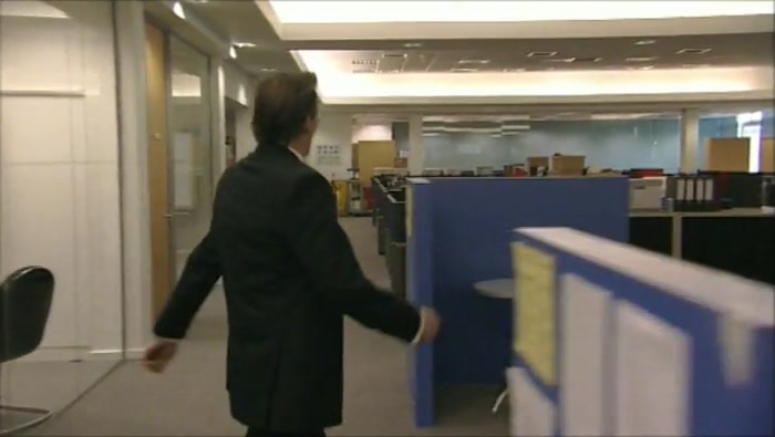 - TUCKER'S IN THE BUILDING... - (OLLY) WHEN DID HE COME IN? 
