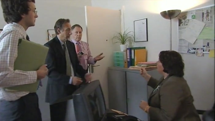 - THEY'RE FUNDAMENTALLY CONTRADICTORY. - SO WHICH ONE SHOULD WE GO WITH? 