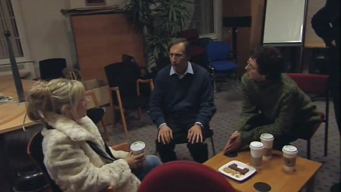 - I KNOW SMALL CHILDREN. - THAT'S SICK. 