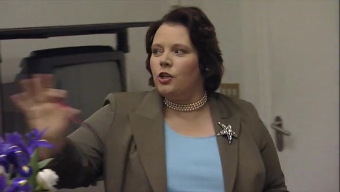 RIGHT, WE DON'T EXCHANGE INSULTS WITH BLOODY SIMON ARSEPIPES TITTY-TWAT. 