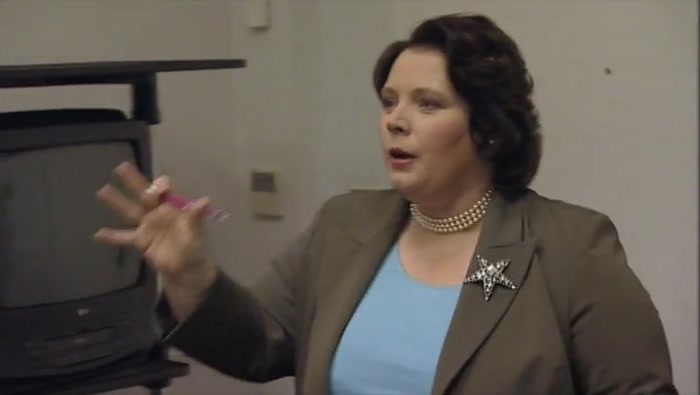 RIGHT, WE DON'T EXCHANGE INSULTS WITH BLOODY SIMON ARSEPIPES TITTY-TWAT. 