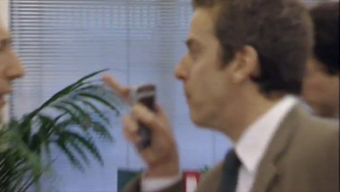 - YOU ARE A BROKEN VASE. - WHAT THE FUCK ARE YOU TALKING ABOUT? 
