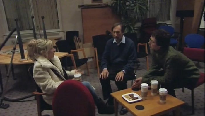- I KNOW SMALL CHILDREN. - THAT'S SICK. 