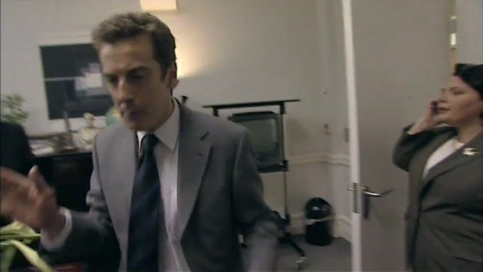 - OK, WE GOT MOVEMENT, WE GOT A BREAK. - WHAT? WHAT? WHAT? 