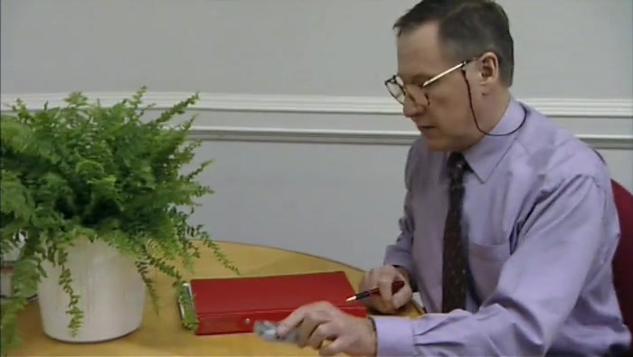 - TEN MINUTES. IT'S ANGELA HEANEY. - SO SHE LEFT THE STANDARD? 