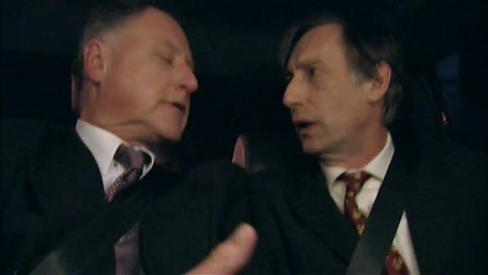 - MAYBE I SHOULD GO WITHOUT THE TIE. - IT'S NOT A LAUGH, IT'S FINE. 