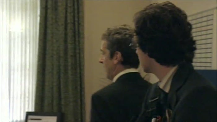 - YEAH, BUT WHAT IS THE PRIZE? - I DON'T KNOW. ASK THE BRAINY GUYS. 