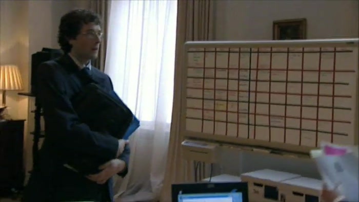 - THANKS, MALCOLM... - HORACE! RIGHT, OK... 