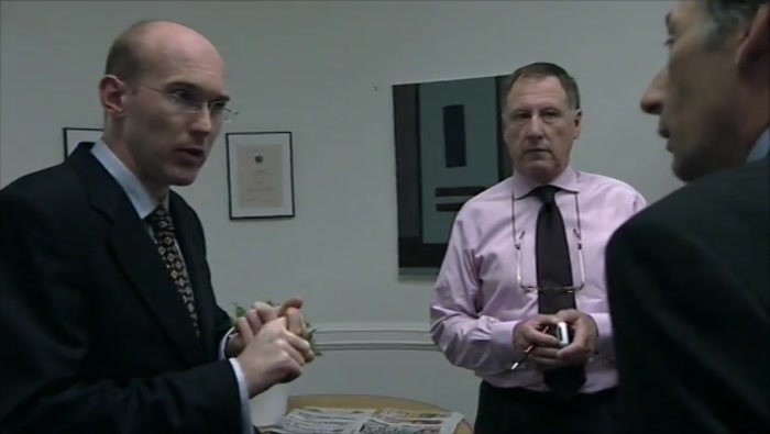  IT'S PAUL WEBSTER, US ECONOMICS SECRETARY  OF STATE. HE'S UNEXPECTEDLY COMING OVER. 