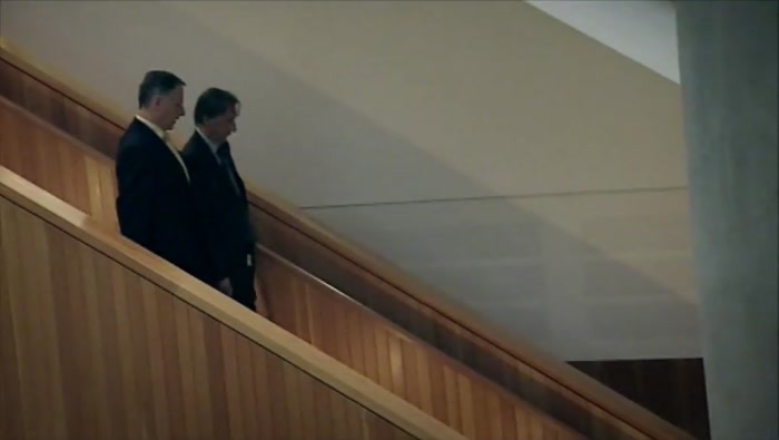- IT HASN'T REALLY WORKED, THOUGH. - HUGH, MATE, DON'T PANIC. 