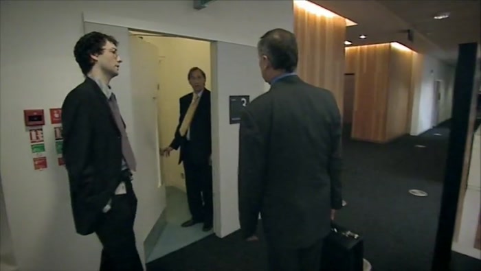 - A MAN IN HIS 50S, HIDING. - LOOK, HE'S GONE. HUGH, COME OUT. 