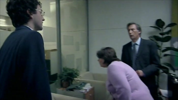 - HUGH, GLENN SAYS CAN YOU HEAD OVER? - YES, I MUST, I MUST... 