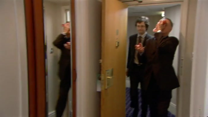 - YEAH, IT'S ALL RIGHT, DON'T WORRY. - IT'S ALL... NO, NO, NO. 