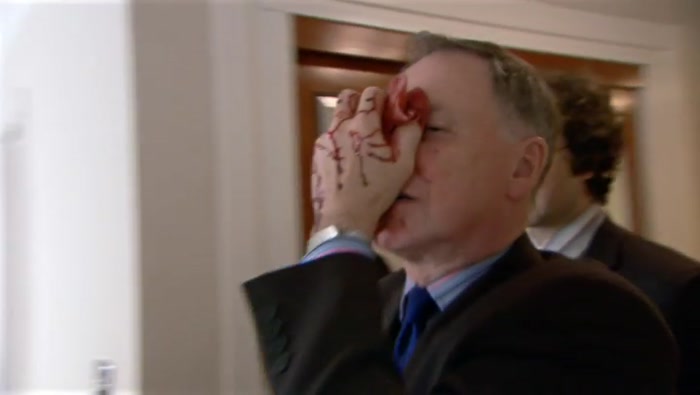 - YEAH, IT'S ALL RIGHT, DON'T WORRY. - IT'S ALL... NO, NO, NO. 