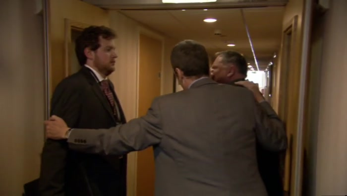 - JOHN, LET'S GET GLENN BACK TO HIS ROOM. - OKAY, YEAH. 