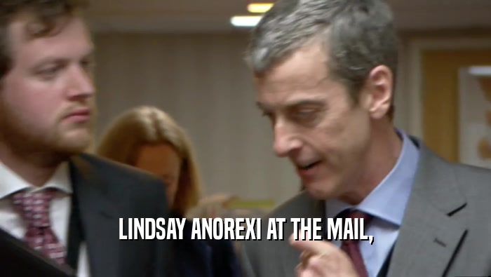 LINDSAY ANOREXI AT THE MAIL,  