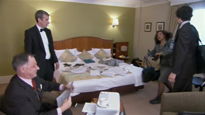 - RIGHT, GRAB THE SPEECH. - OH, THERE YOU GO. GOOD LUCK. 