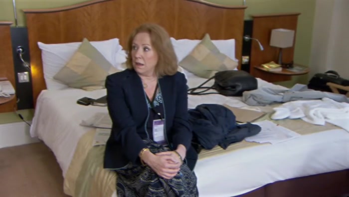 - JULIE, HOW YOU DOING? ALL RIGHT? - YEAH, I'M GREAT. 