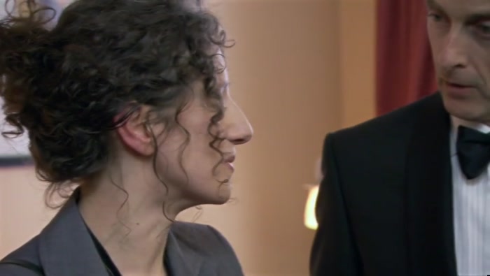 I THOUGHT YOU WERE ONE OF THE BOXERS, NOT THE EMCEE. 