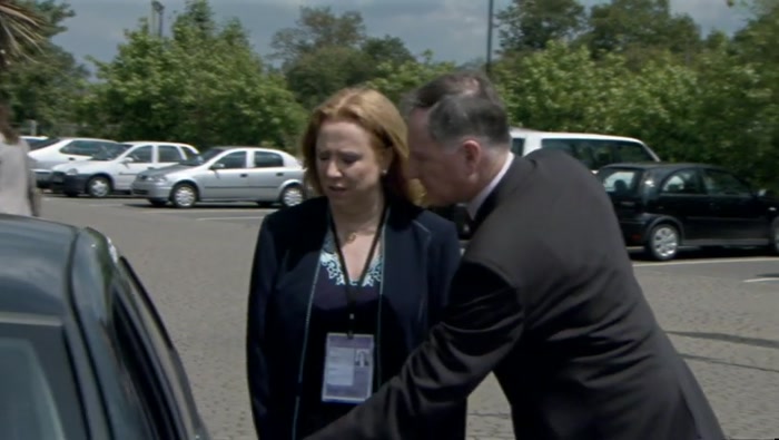 - I KNOW. - THEY'RE ALL KNOBS. 