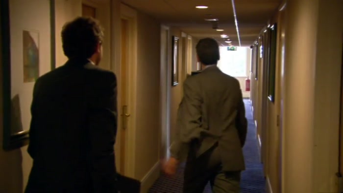 - YEAH, IT'S ALL RIGHT, DON'T WORRY. - IT'S ALL... NO, NO, NO. 