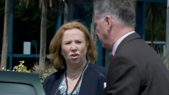 - I KNOW. - THEY'RE ALL KNOBS. 