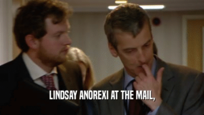 LINDSAY ANOREXI AT THE MAIL,  