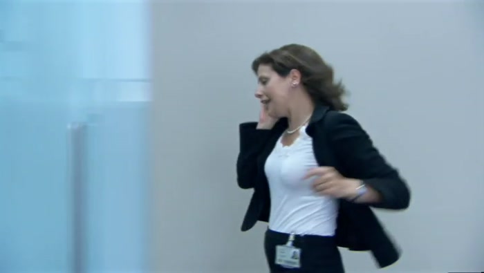 JUST GIVE ME ONE SECOND. HELLO? YES, IT'S NICOLA MURRAY. 