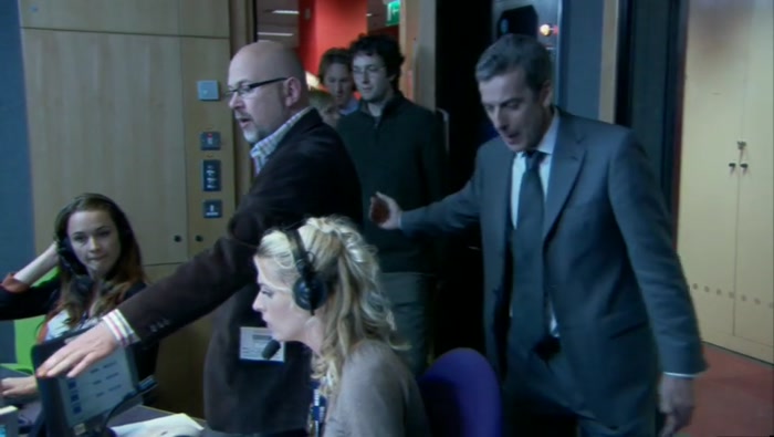 - I WANT TO ADD TO THE PARTY ATMOSPHERE. - GATHER AROUND, EVERYBODY. 