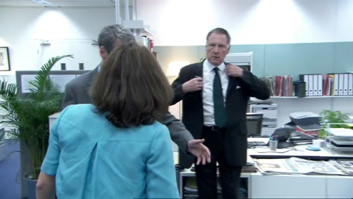 - MALCOLM, I HAVE TO DO THIS. - GET THE FUCK BACK. 