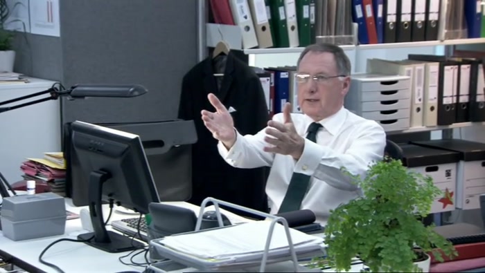 - GAVIN BOYES? - YEAH. 